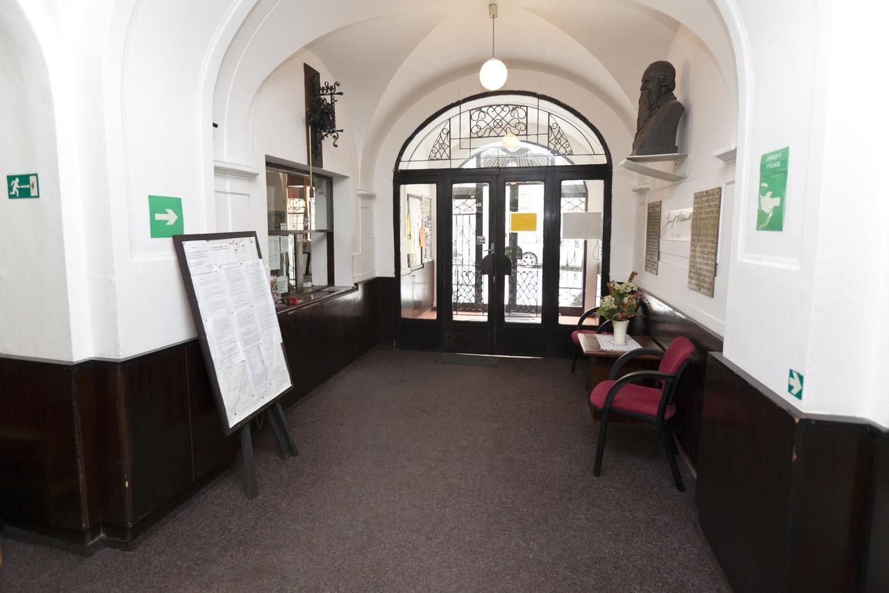 Hostel Hlavkova Prague Exterior photo